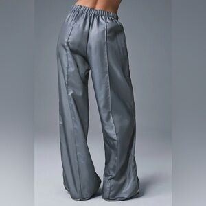 Alo Yoga Afterglow Track Pants Womens Size MediumSteel Gray Wide Leg Lounge